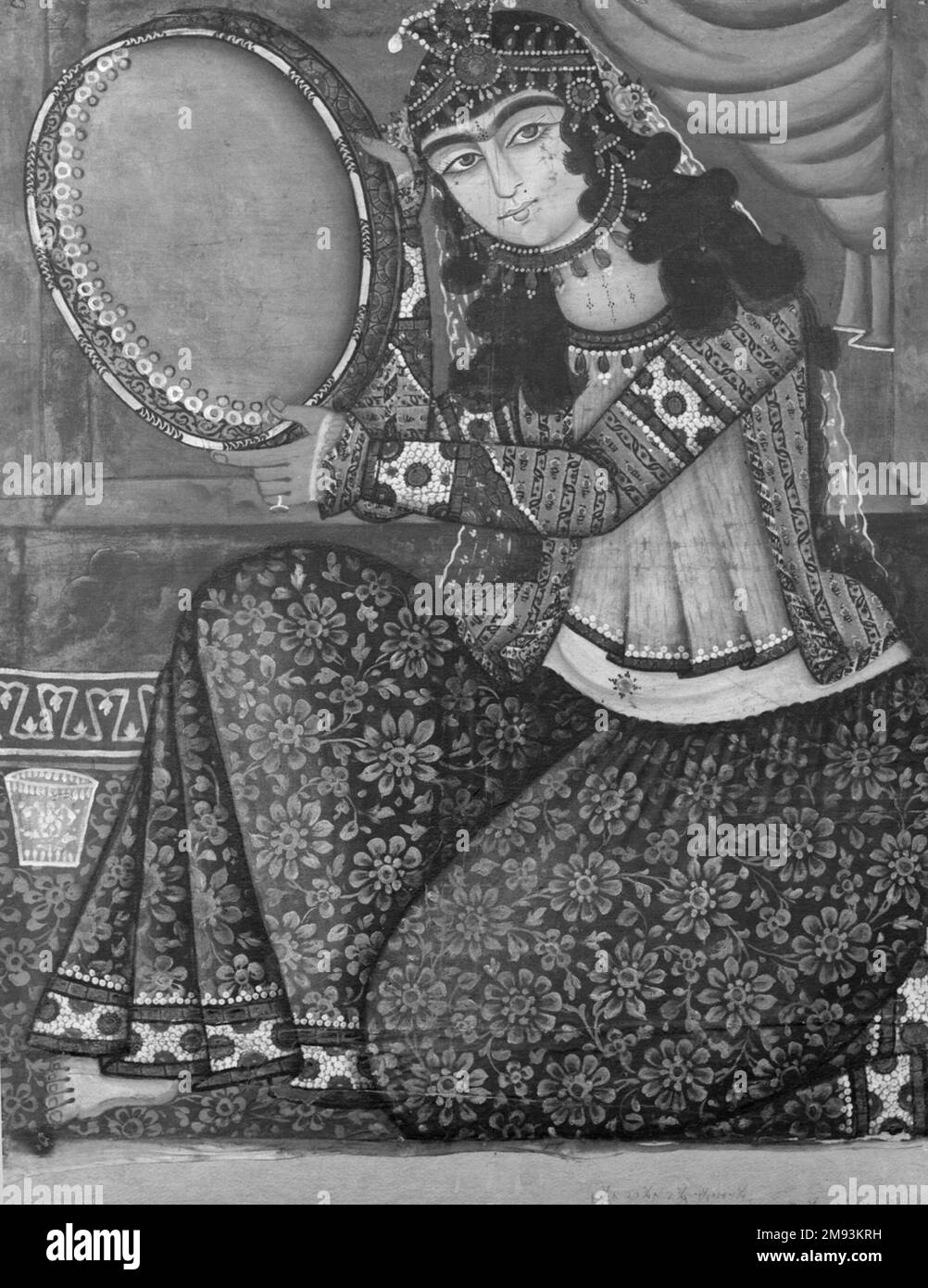 Dame de Tambourine inconnue. Dame de Tambourine, 19th siècle. Peinture à l'huile, 30 x 24 po (76,2 x 61 cm). Arts du monde islamique 19th siècle Banque D'Images