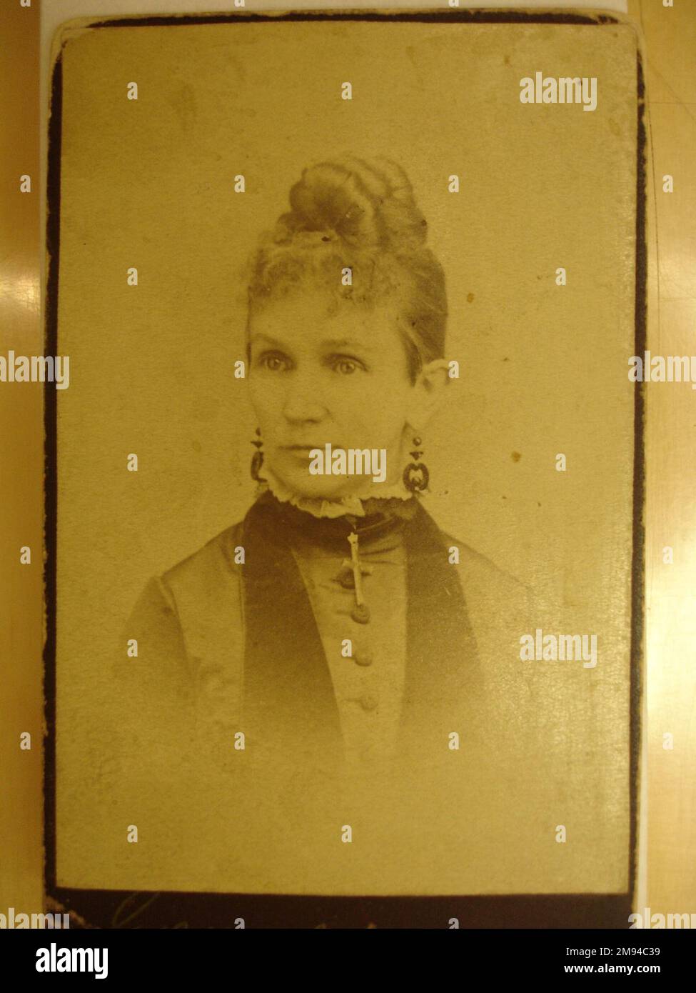 [Mme Sarah Kinney King] américaine. , n.d. Photo, 4 1/8 x 2 3/8 cm (10,5 x 6 cm). Photographie n.d. Banque D'Images