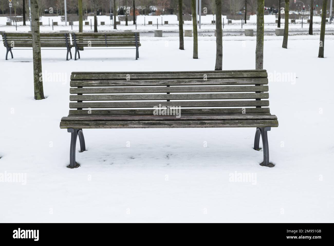 Banc de parc vide, l'hiver Banque D'Images