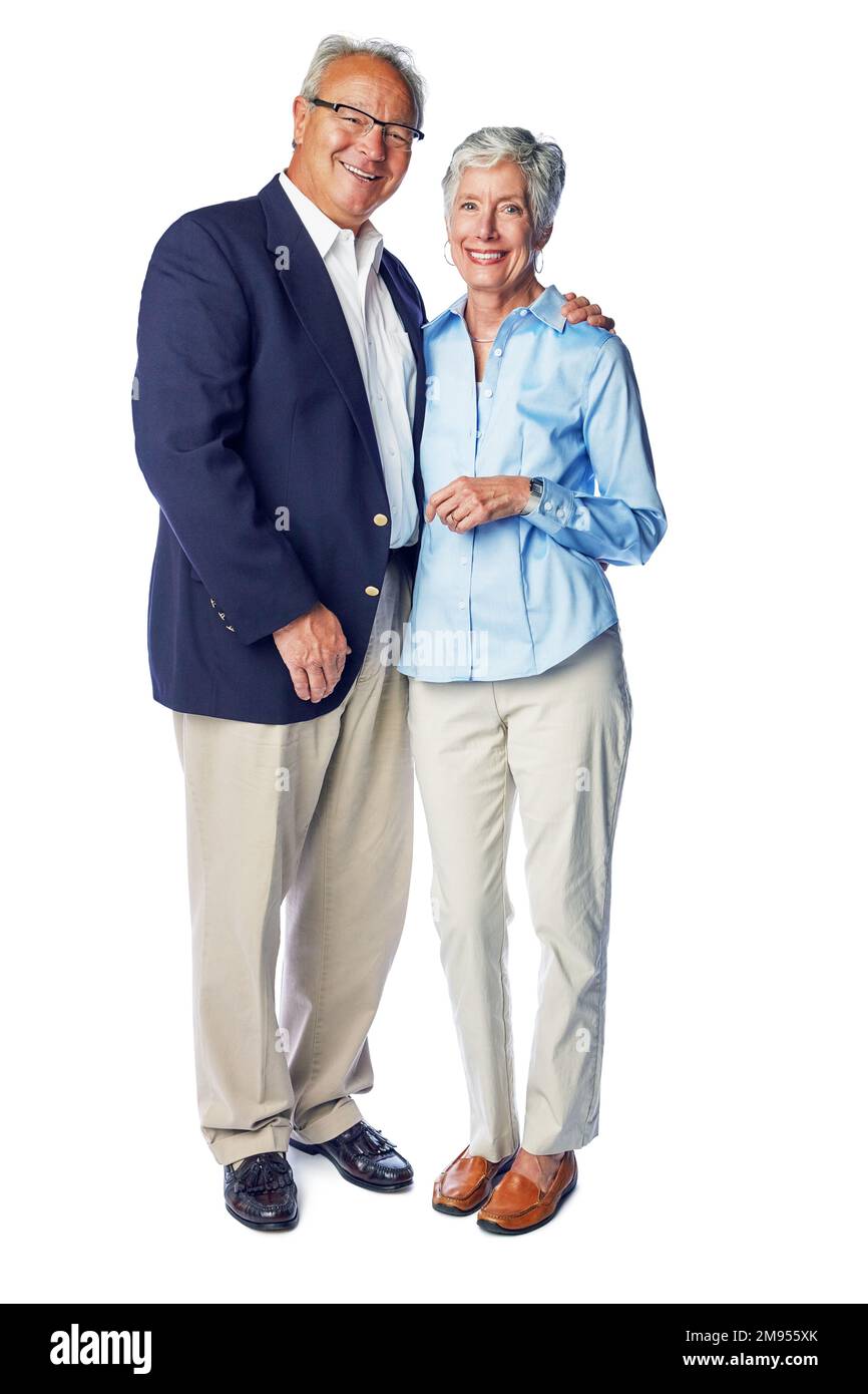 Personnes âgées, couple et heureux avec le mariage dans le portrait, l'amour et l'engagement isolé sur fond blanc. Vieil homme, vieille femme et retraite avec bien-être Banque D'Images