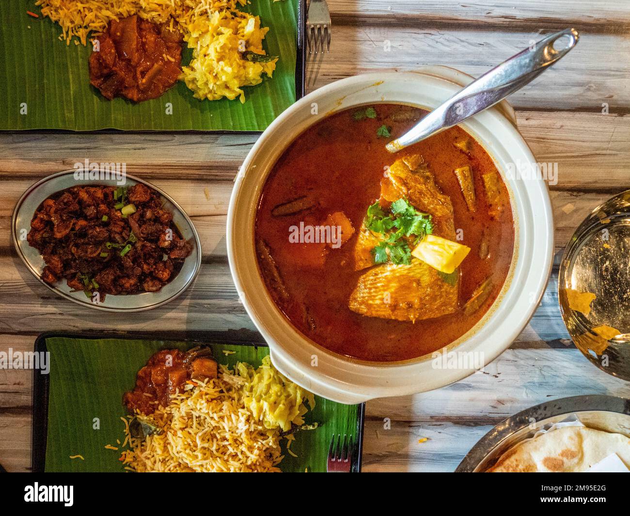 Curry de tête de poisson un plat de spécialité au restaurant Mathis Curry House à Little India Singapour Banque D'Images