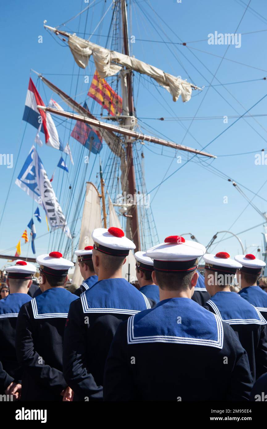Sète, sud de la France, 2022/16/04: “Escale a Sète”, festival maritime, rassemblement de vieux voiliers et navires. Vue de derrière et portant une RE Banque D'Images