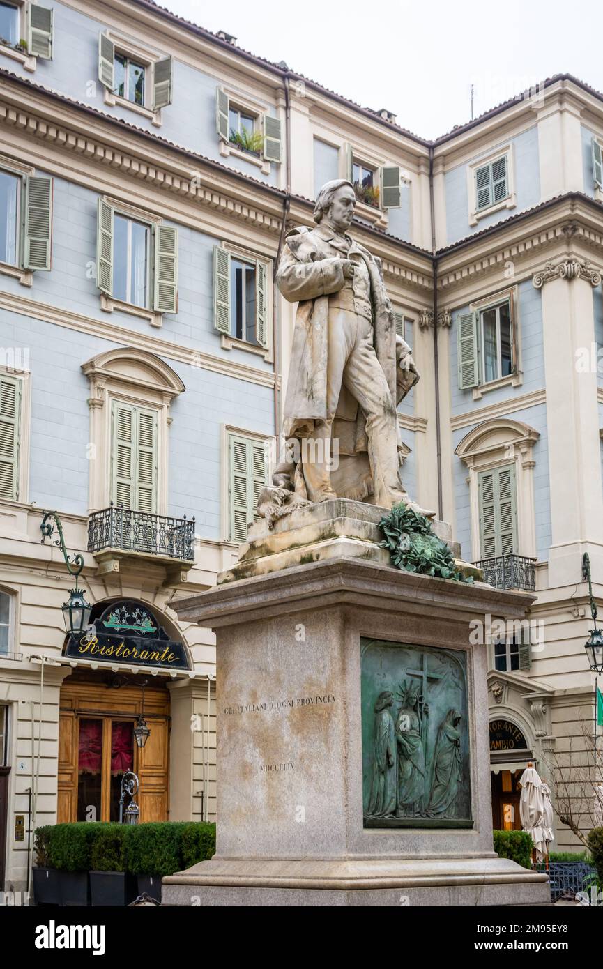 Monument au politicien et philosophe Vincenzo Gioberti (1801-1852) - place Carignano, centre historique de Turin, Piémont, Italie Banque D'Images