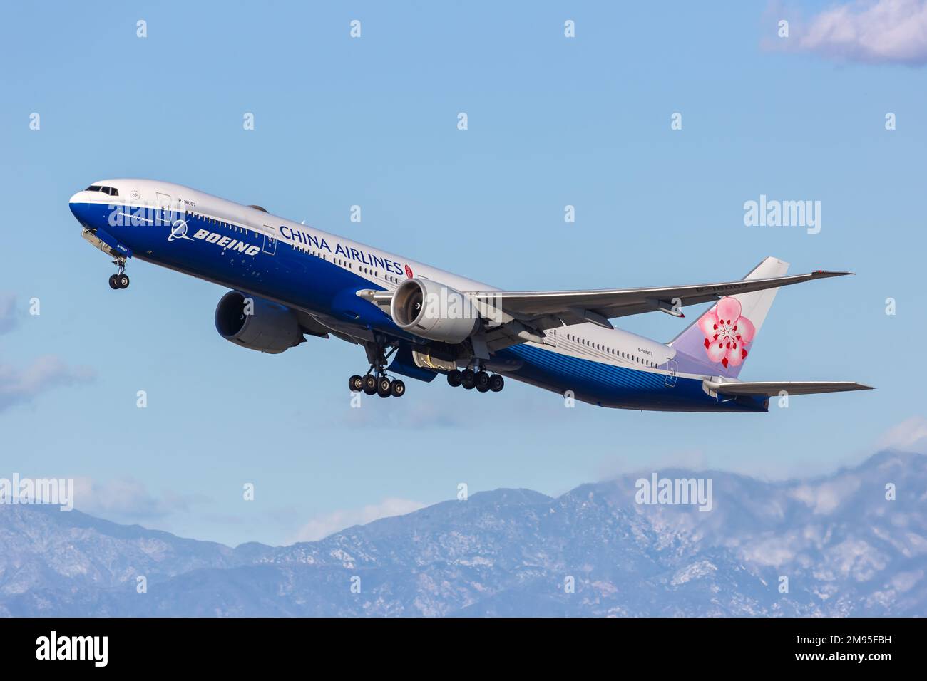 Los Angeles, États-Unis - 3 novembre 2022: Boeing 777-300(ER) de China Airlines dans les couleurs spéciales de Boeing à l'aéroport de Los Angeles (LAX) dans Banque D'Images