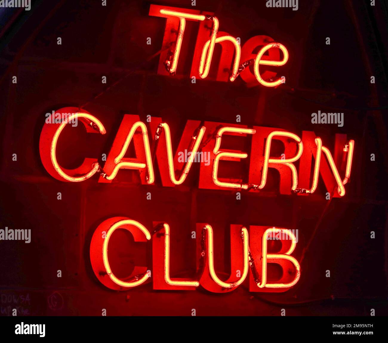 Panneau néon à Cavern Walks, The Cavern Club, pub et autres lieux, 10 Mathew St, Liverpool, Merseyside, Angleterre, ROYAUME-UNI, L2 6RE Banque D'Images
