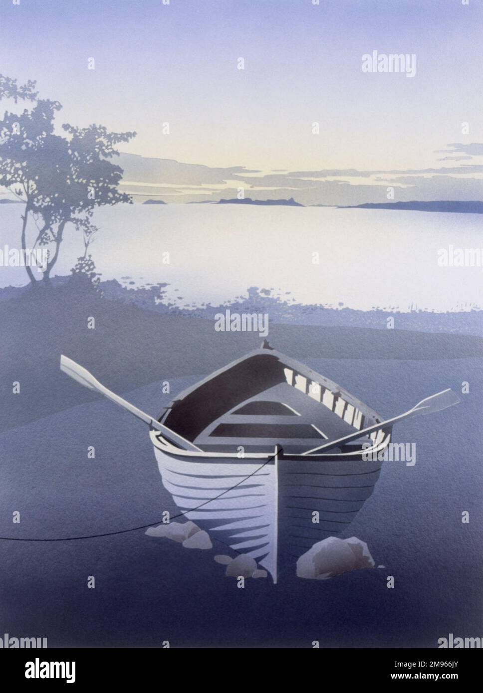 Solitude. Un bateau à rames vide avec des verrats reposant sur les côtés, repose sur quelques petites roches près d'un grand lac, éclairant dans la lumière du soir. Une peinture aérographe de Malcolm Greensmith. Banque D'Images