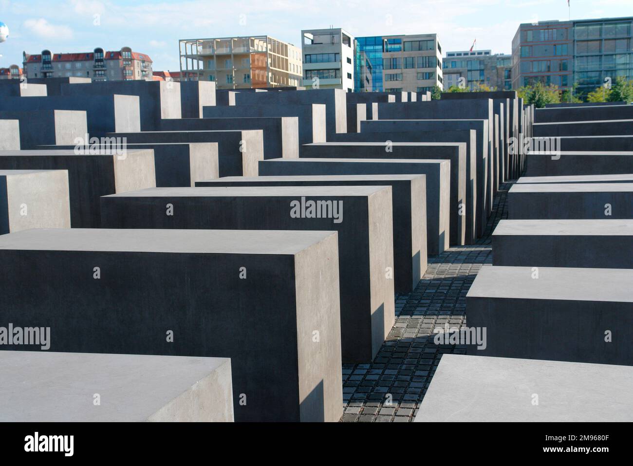 Vue sur le Mémorial de l'Holocauste en plein air à Berlin, en Allemagne. Banque D'Images