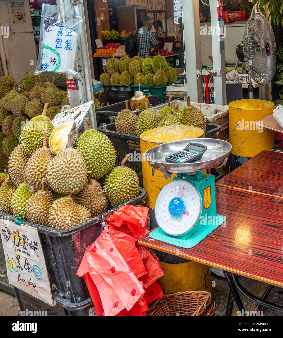Restaurant vendant des fruits duriens dans Chinatown de Singapour Banque D'Images