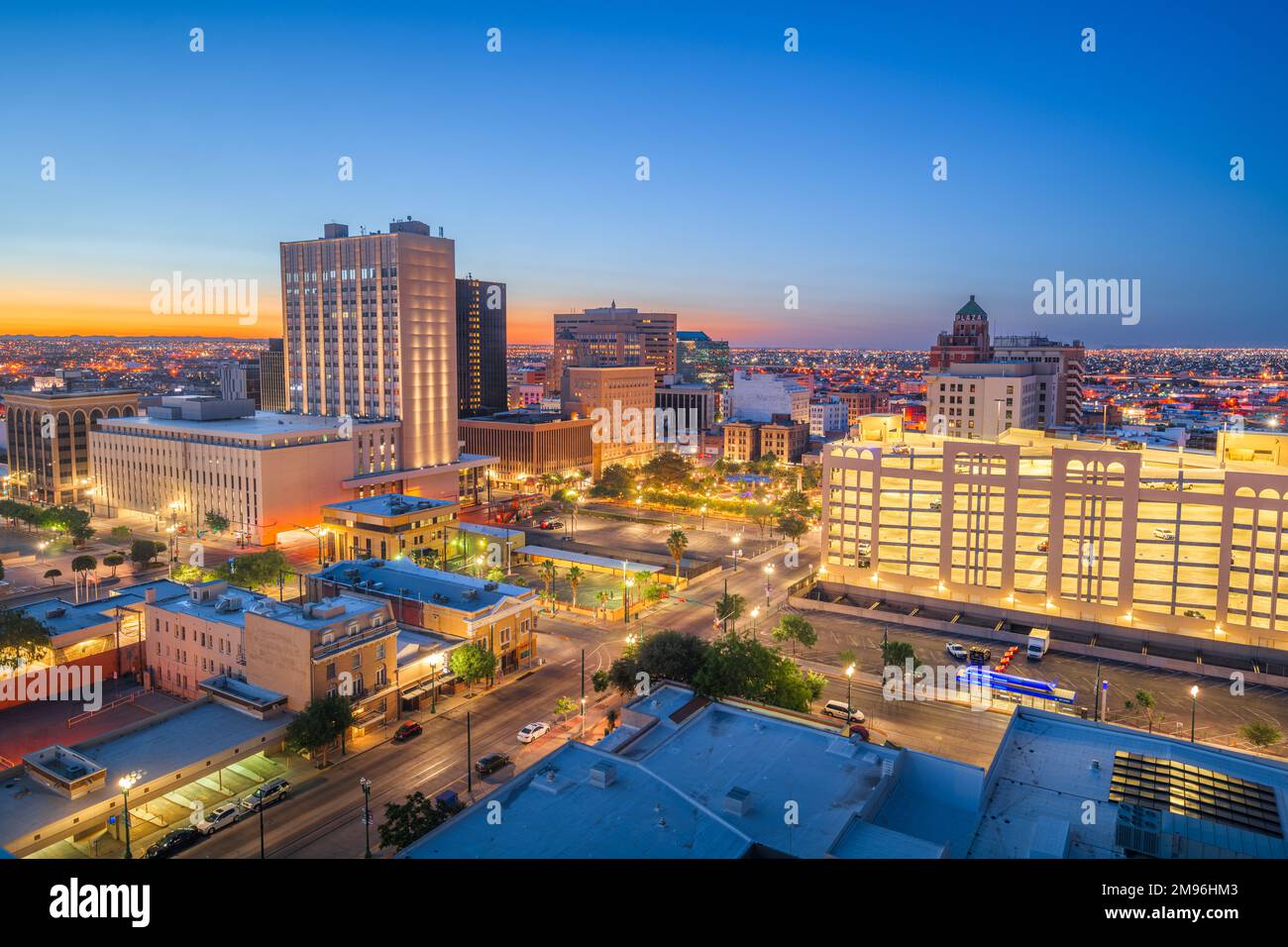 El Paso, Texas, USA Centre-ville de ville au crépuscule. Banque D'Images