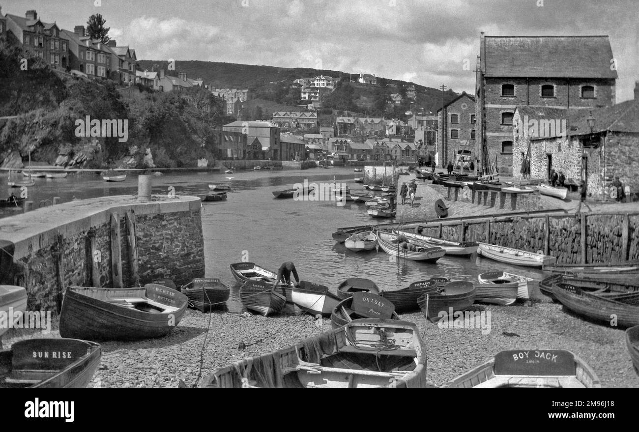 Vue sur le port de Newquay, Cornwall. Certains des noms de bateau sont visibles: Jack garçon, Oh je dis, excellent, temps de jeu, Sun Rise, Bertie, Florence Rose et Lorna. Banque D'Images