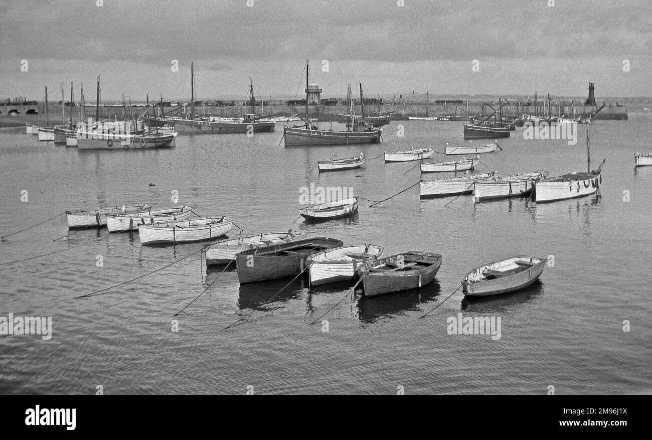 Bateaux dans le port de St Ives, Cornwall. Banque D'Images