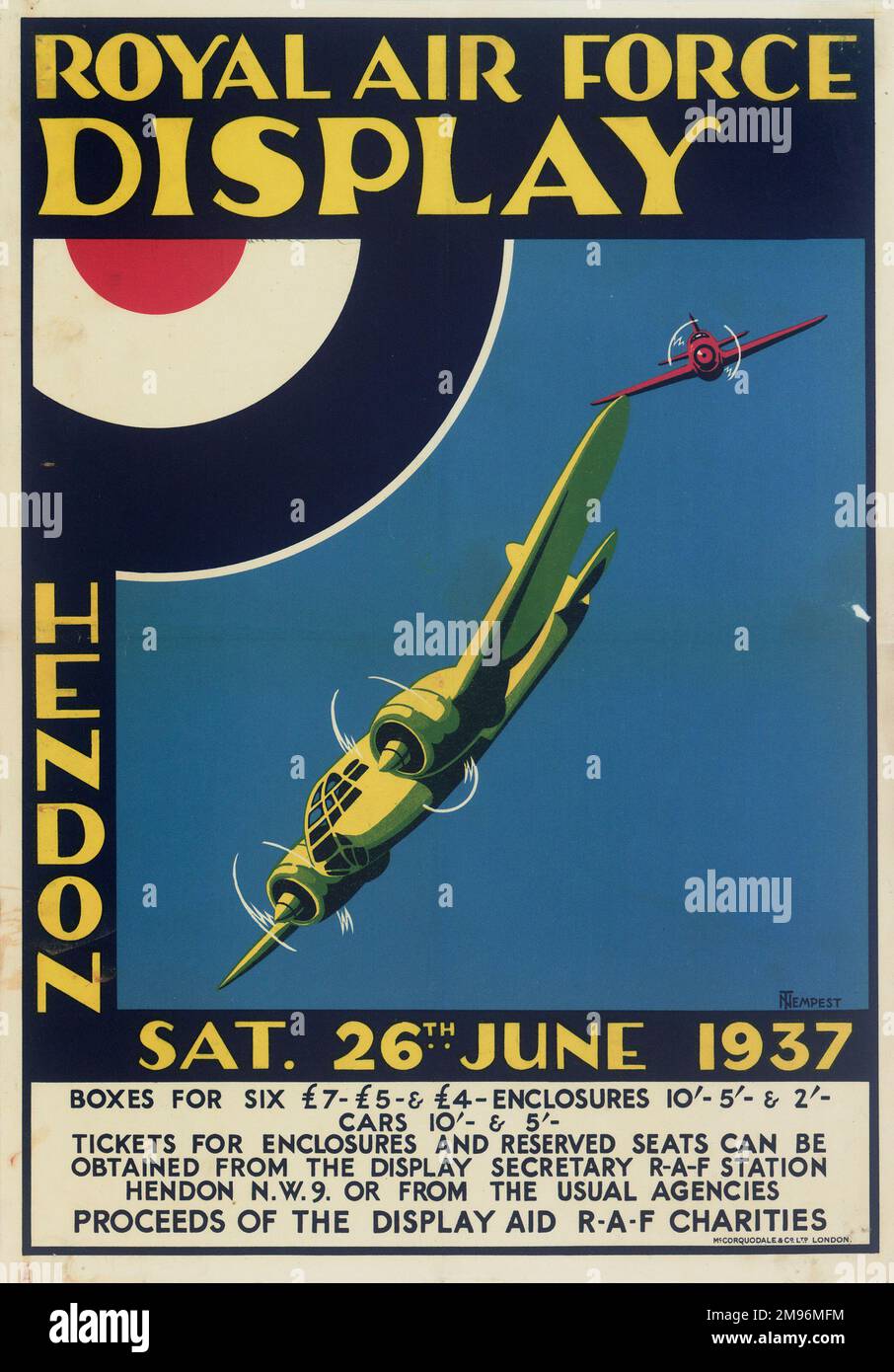 Affiche de la Royal Air Force Display, Hendon, montrant un avion à deux hélices. Banque D'Images