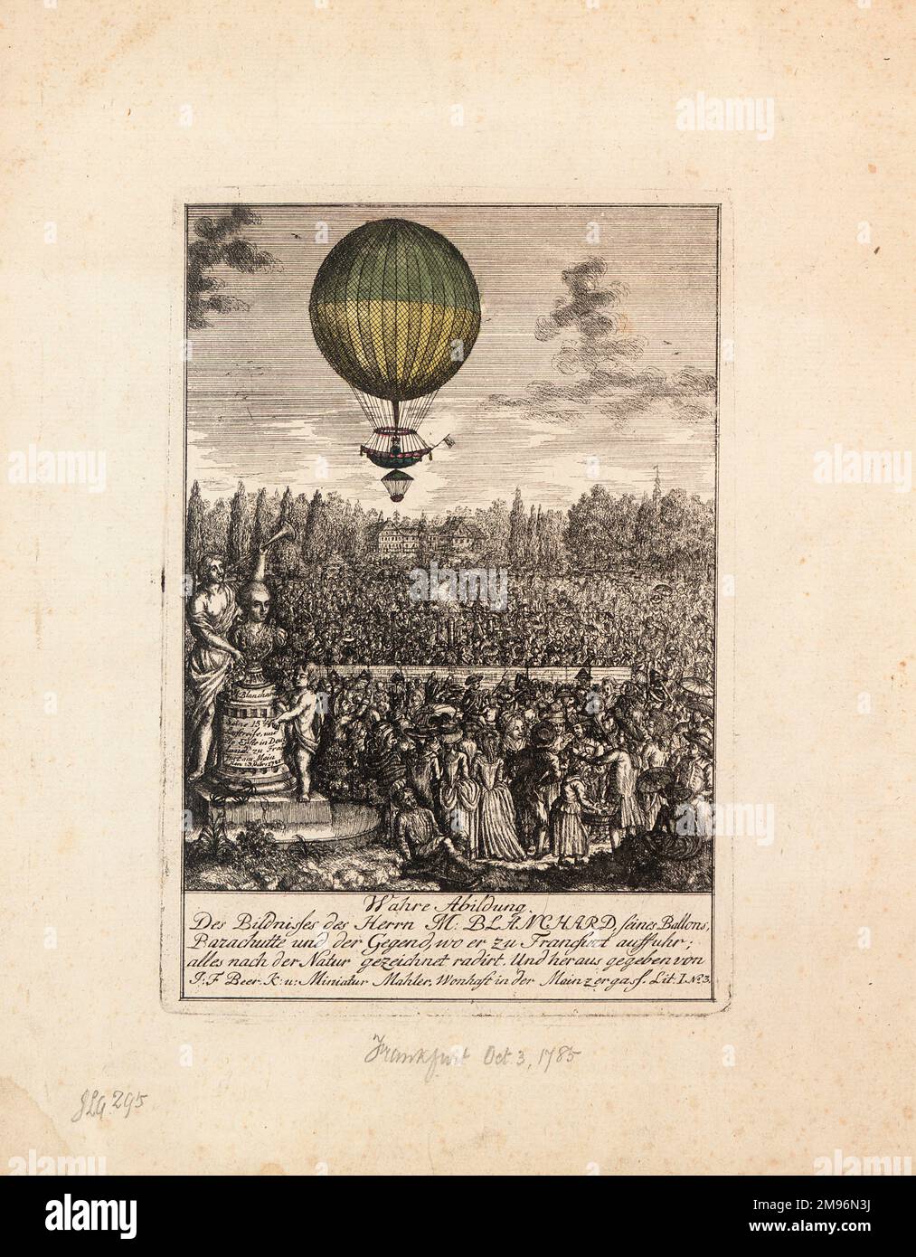 Vol en montgolfière de Jean-Pierre Blanchard à Francfort, en Allemagne. Vu ici volant au-dessus de la foule dans un parc de la ville avec un petit parachute attaché à la gondole. (1 sur 2) Banque D'Images