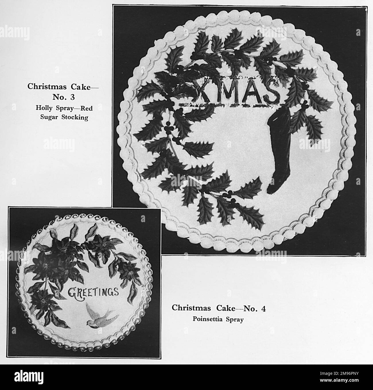 Gâteaux assaisonnés, gâteau de Noël (à droite) avec Holly Spray et Red Sugar Stocking. Bonjour gâteau de Noël (à gauche), avec Poinsettia Spray. Banque D'Images