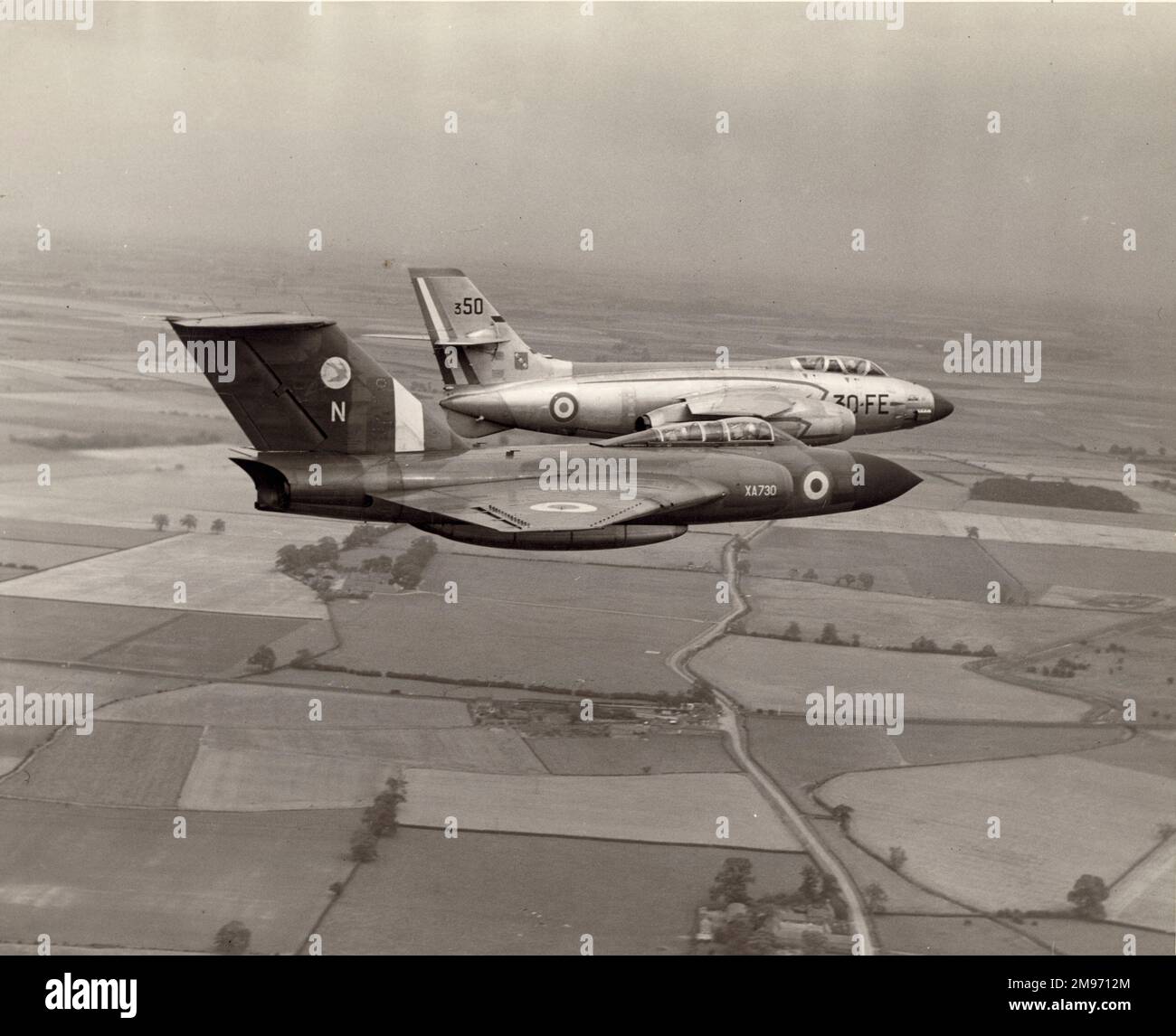 Un Gloster Javelin F(AW)4, XA730, accompagne un Vautour. Banque D'Images