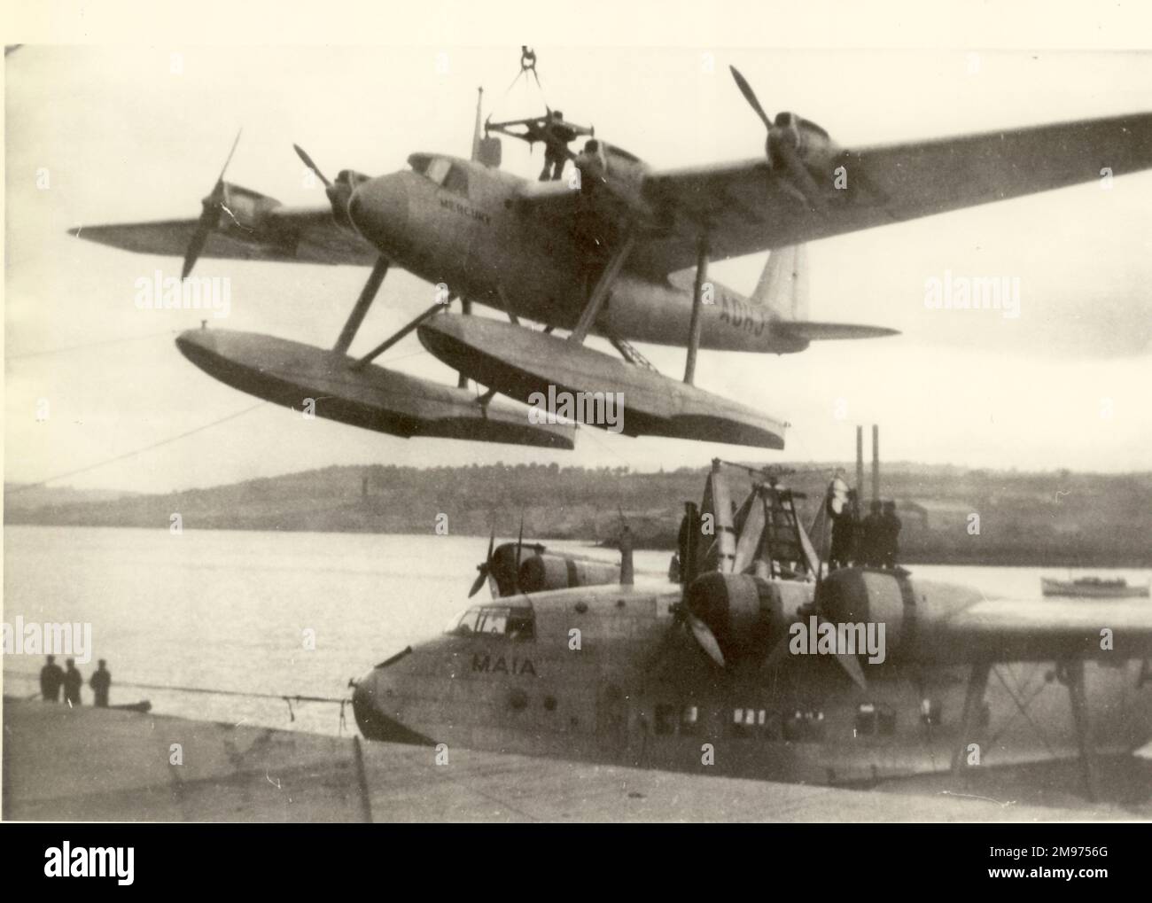 Avion composite de Mayo court, S.21 Maia, G-ADHK et S.20 Mercury, G-ADHJ, Sur la rivière Medway à Chatham, Kent. Banque D'Images
