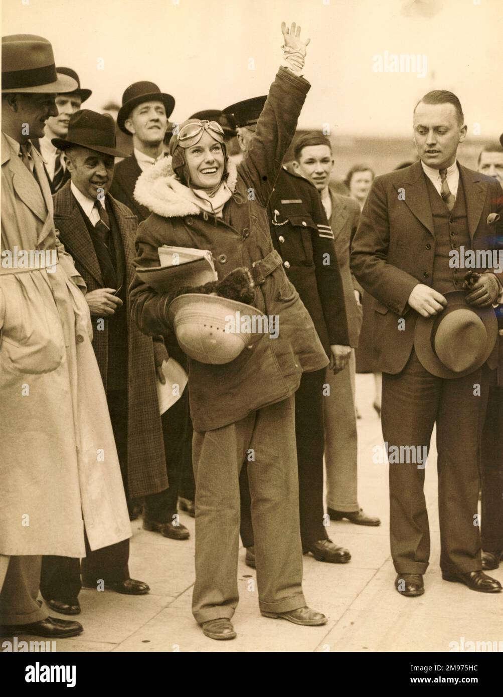 Jean Batten à son arrivée à Croydon après son vol de l'Australie au Royaume-Uni. 29 avril 1935. Banque D'Images