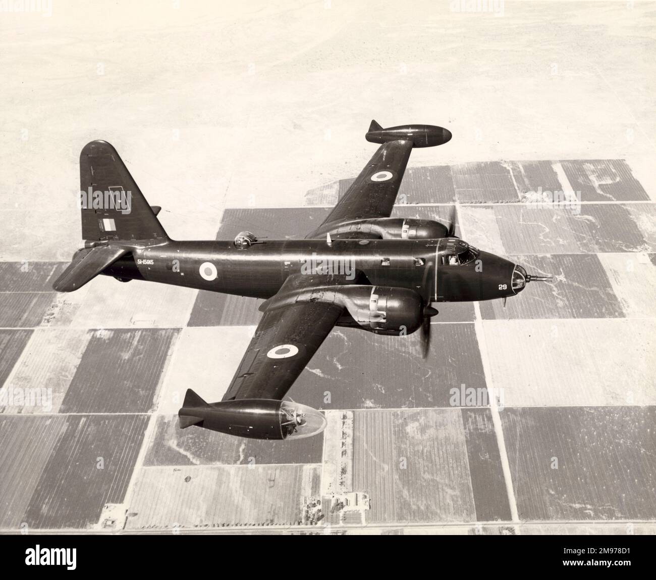 Lockheed (P2V-5) Neptune MR1, 51-15915 (devenu WX494) de la Royal Air Force au-dessus du sud de la Californie. Banque D'Images