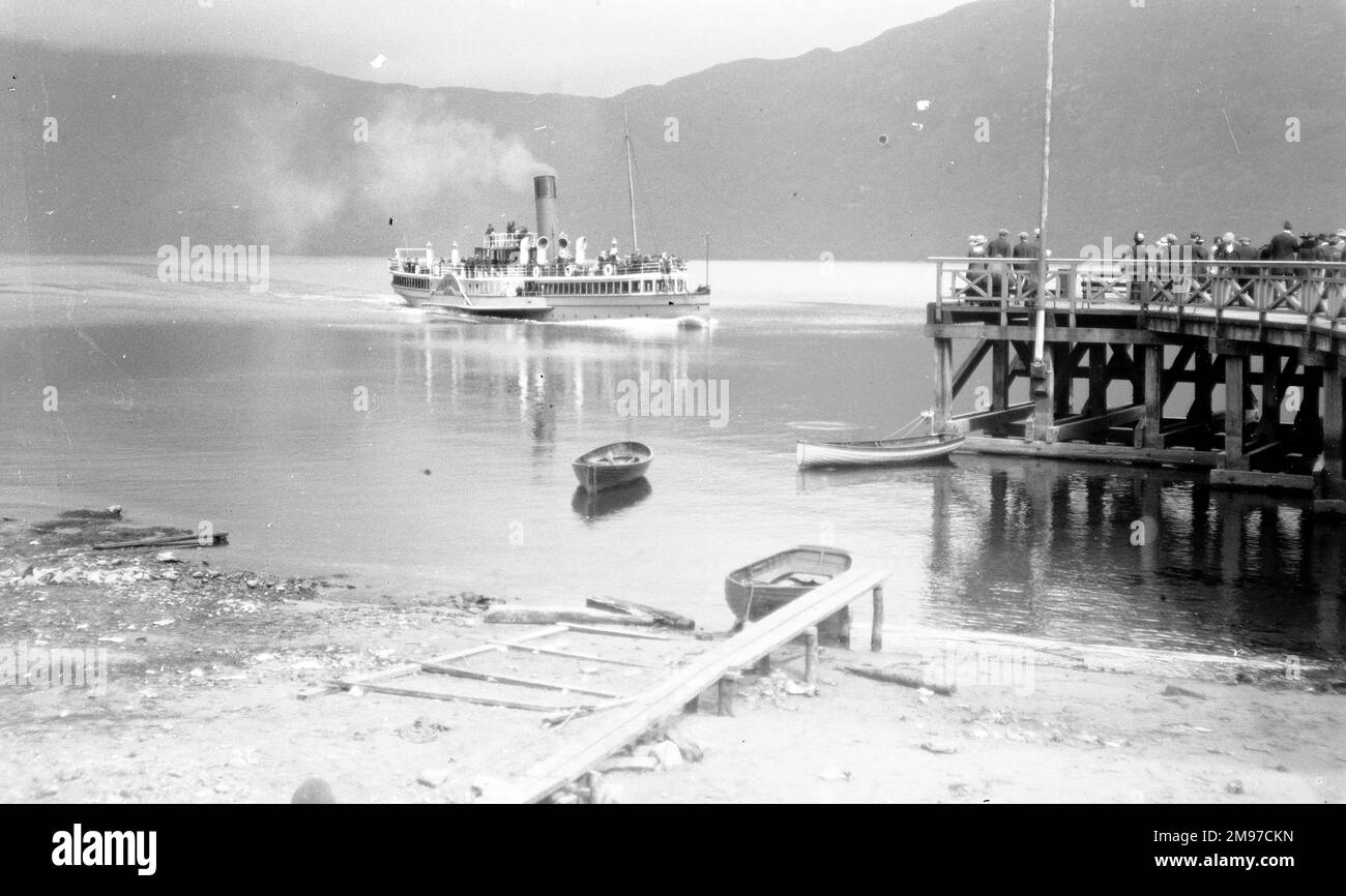 Le bateau à aubes Clyde approche de la jetée en août 1913 Banque D'Images