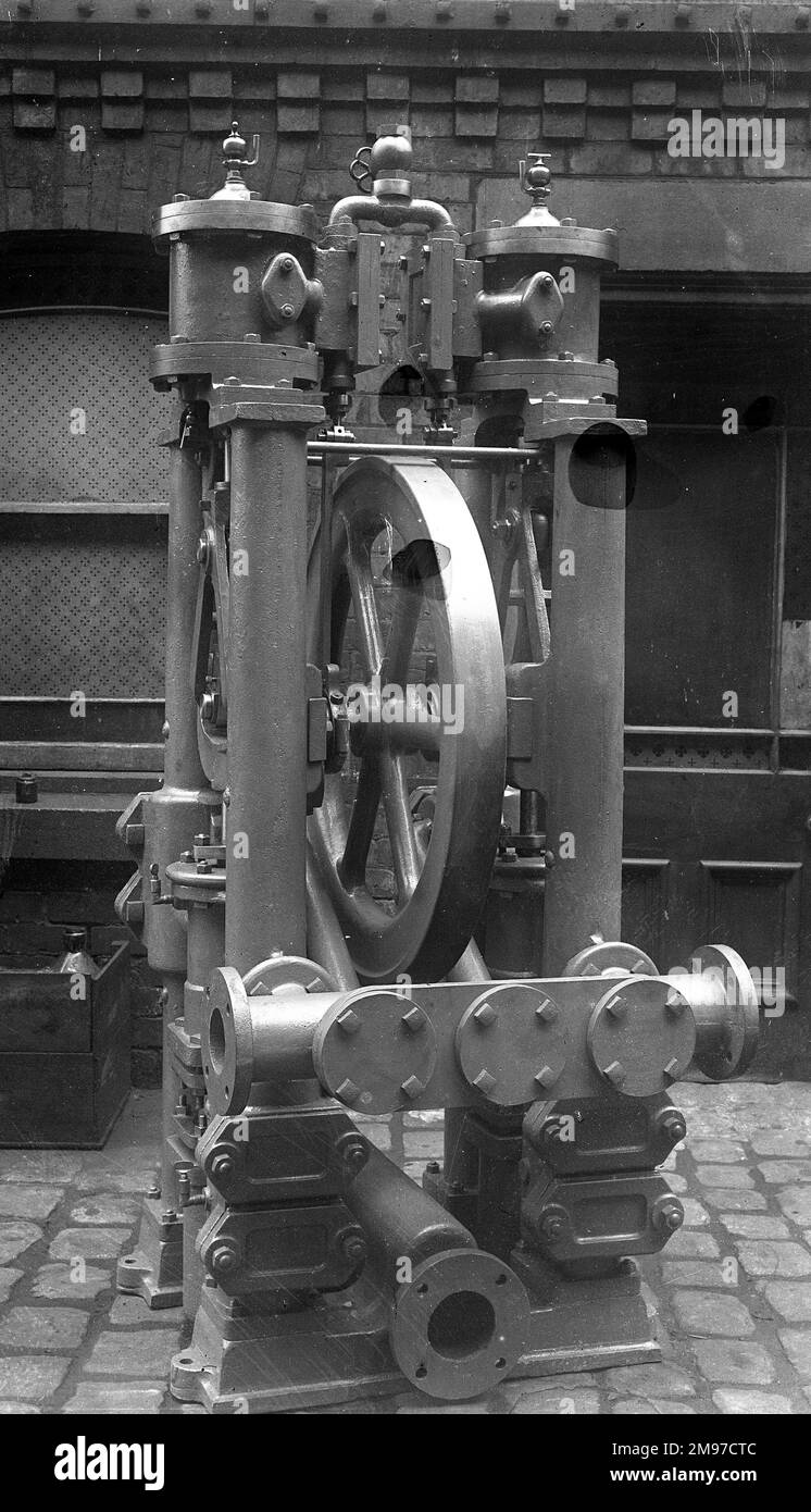 Pompe à incendie pour l'usine de chapeau de Battersby à Stockport en juin 1906. L'usine avait subi un incendie majeur plus tôt cette année-là et l'accent a été mis sur la mise en place d'un équipement pour combattre tout autre événement de ce genre Banque D'Images