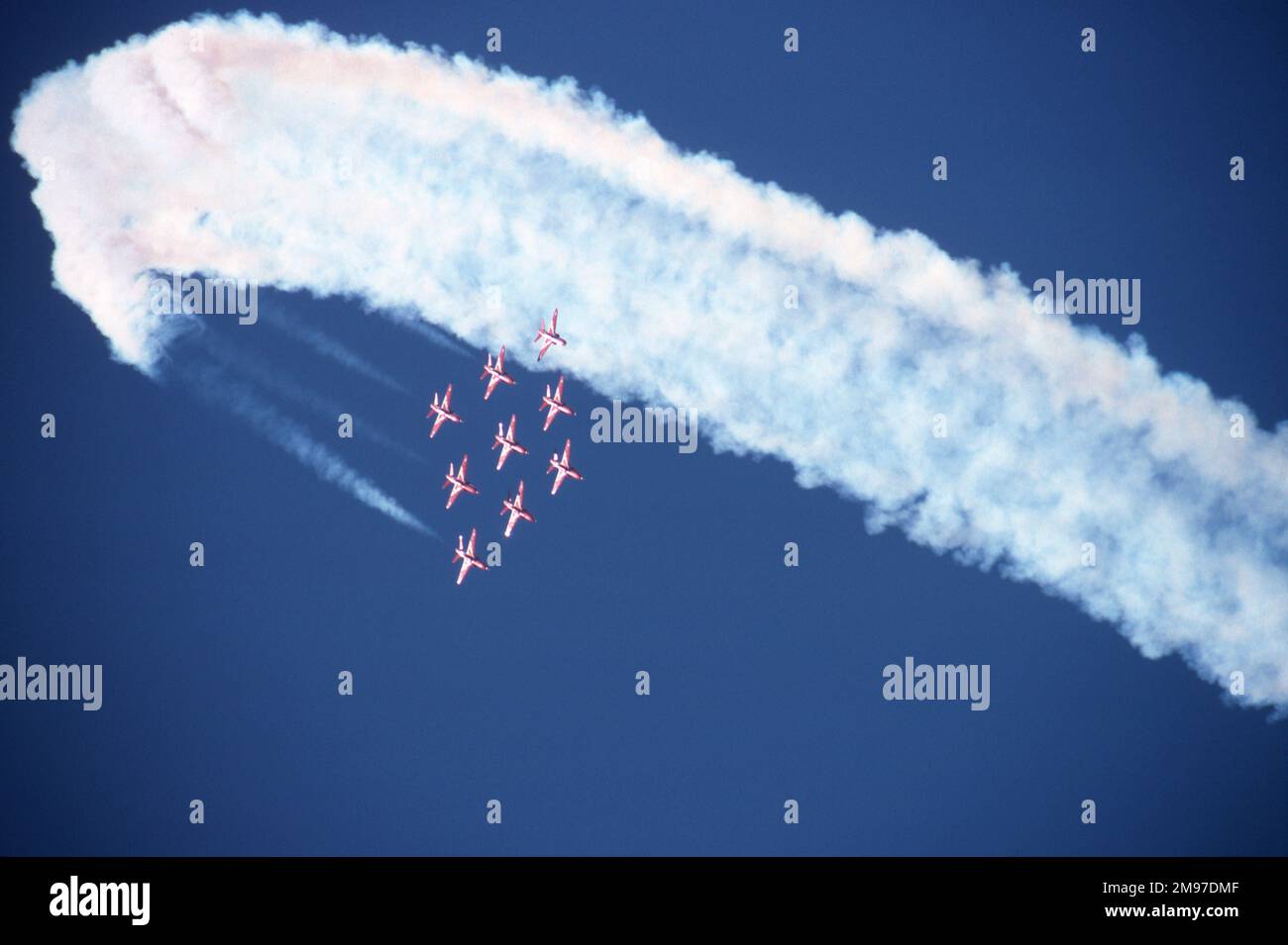 RAFAT RAF Red Arches BAe Systems Hawks volent le Diamond Bend pendant leur exposition à Cottesmore en juillet 1990 Banque D'Images