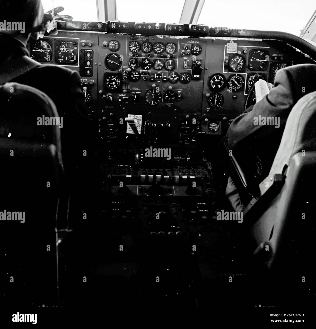 Vickers VC10 C1 XR808 du Commandement du transport de la RAF du 10 Escadron à Lyneham le 30 mars 1967. Image du cockpit et de l'instrumentation Banque D'Images