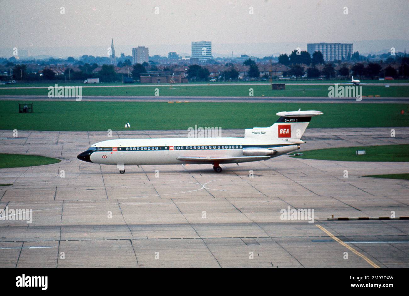 De Havilland Trident 2 G-AVFC de la taxe BEA à Londres Gatwick 1976 Banque D'Images