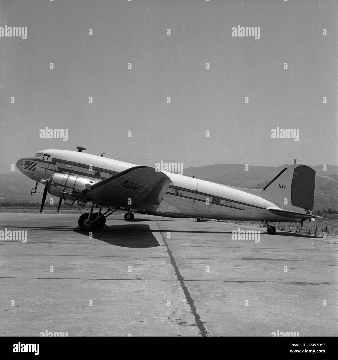 Douglas C-47 N17 de la FAA et utilisé par l'ambassade des États-Unis à Dakar en janvier 1961 Banque D'Images