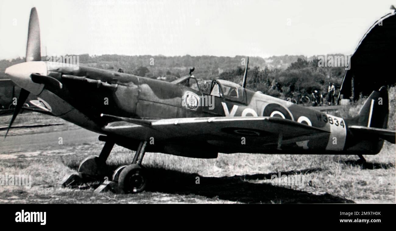 Supermarine Spitfire Vb (vue avant, garé) de W3834. Banque D'Images