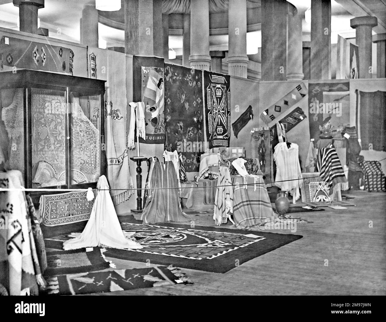 Exposition d'objets d'art et d'artisanat faits maison. Banque D'Images