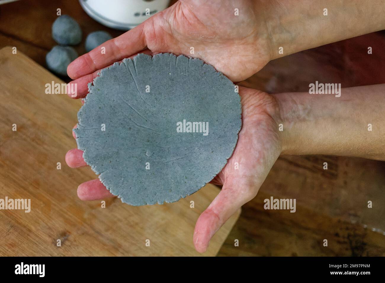 Fabrication de tortilla mexicaine originale à la maison. Banque D'Images