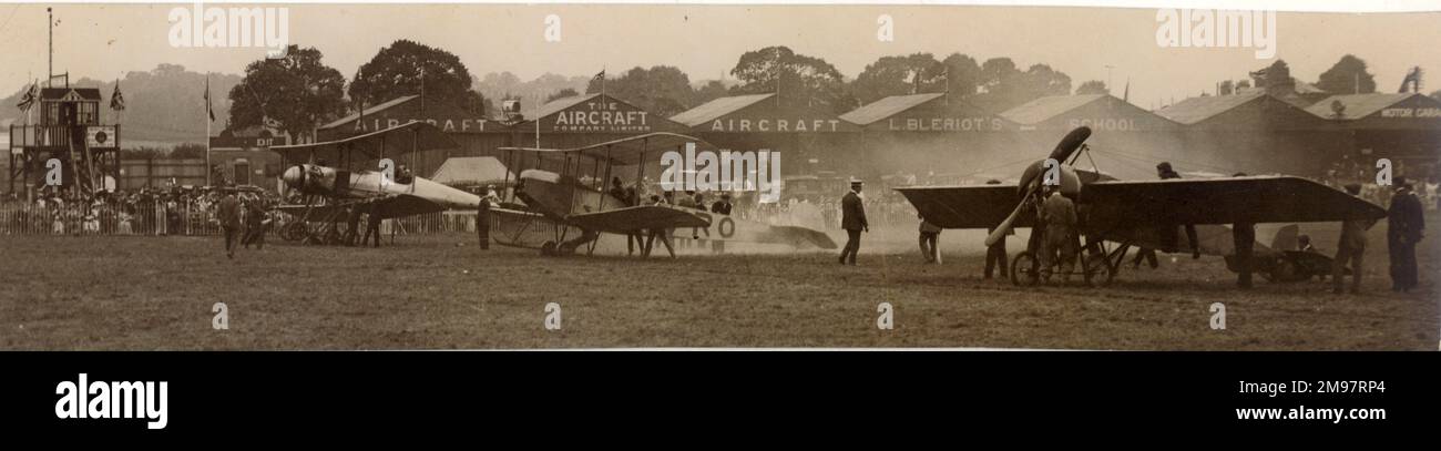 Hendon c.1913. Depuis la gauche : Breguet, Avro 500 et Morane. Banque D'Images