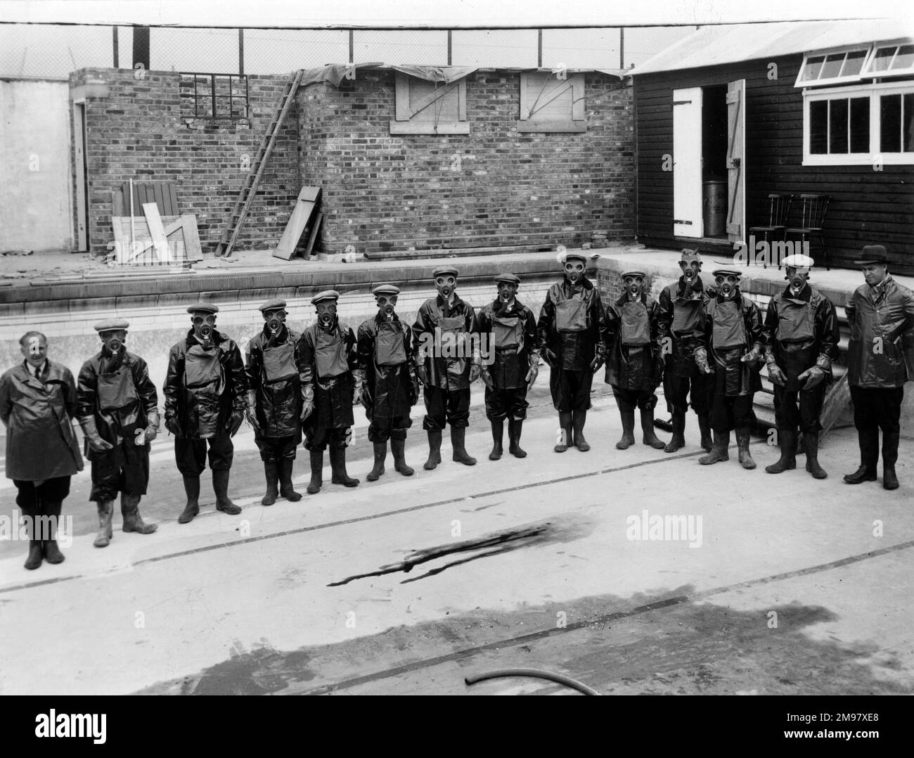 Formation au masque de gaz et de fumée, WW2. Banque D'Images