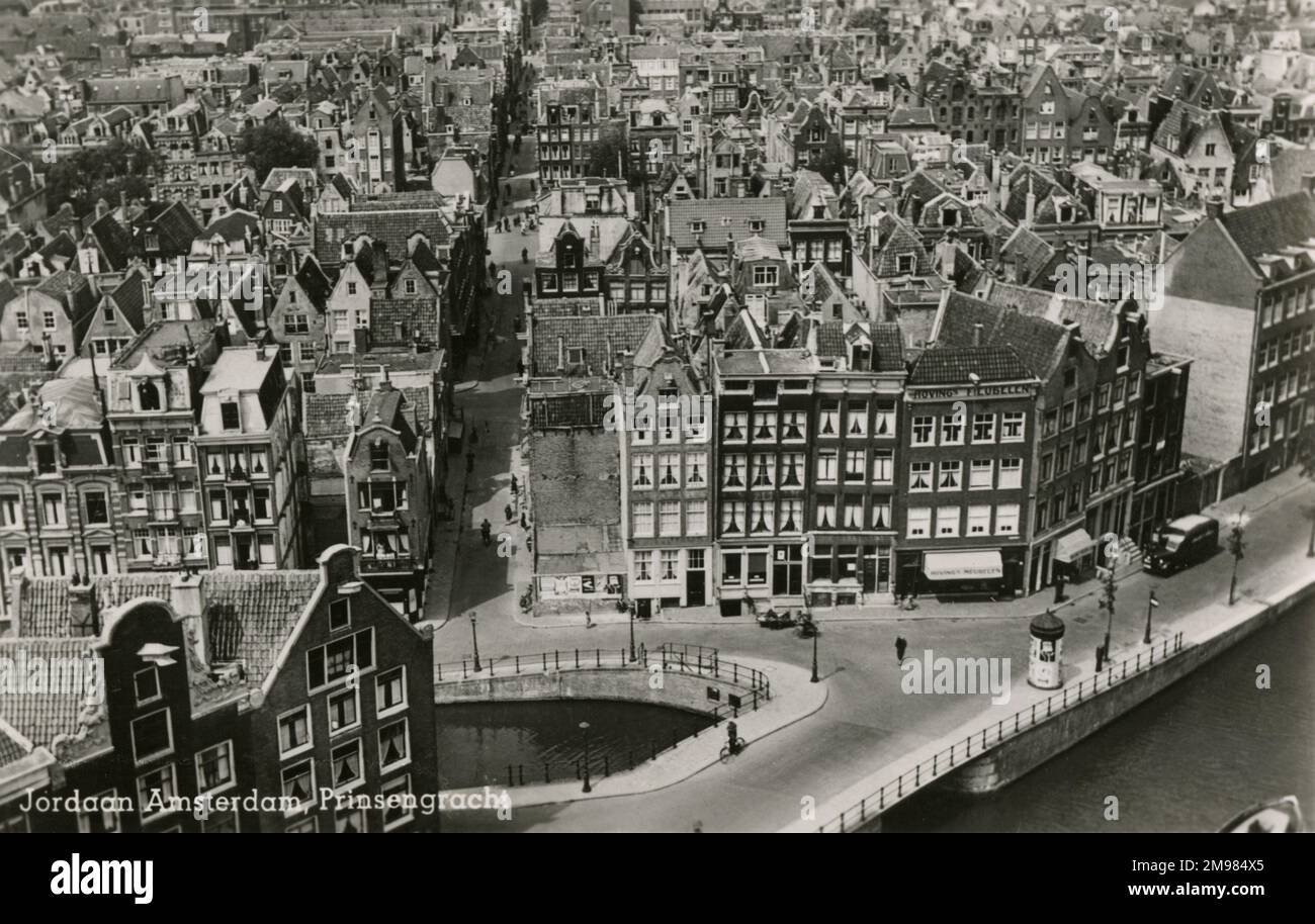 Jordaan Amsterdam Prinsengracht (Princes Canal)- pays-Bas. Scène sur le toit du quartier Jordaan d'Amsterdam, bordé par le canal Princes. À l'origine un quartier de classe ouvrière, le Jordaan est devenu l'un des endroits les plus chers et haut de gamme des pays-Bas. Banque D'Images