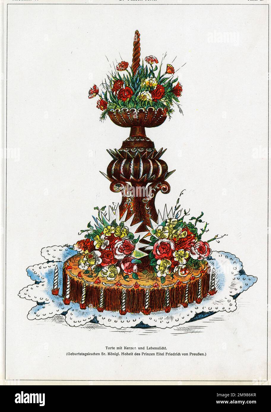 Exposition de gâteau élaborée avec des bougies et des fleurs -- gâteau d'anniversaire fait pour le prince Eitel Friedrich de Prusse. Banque D'Images