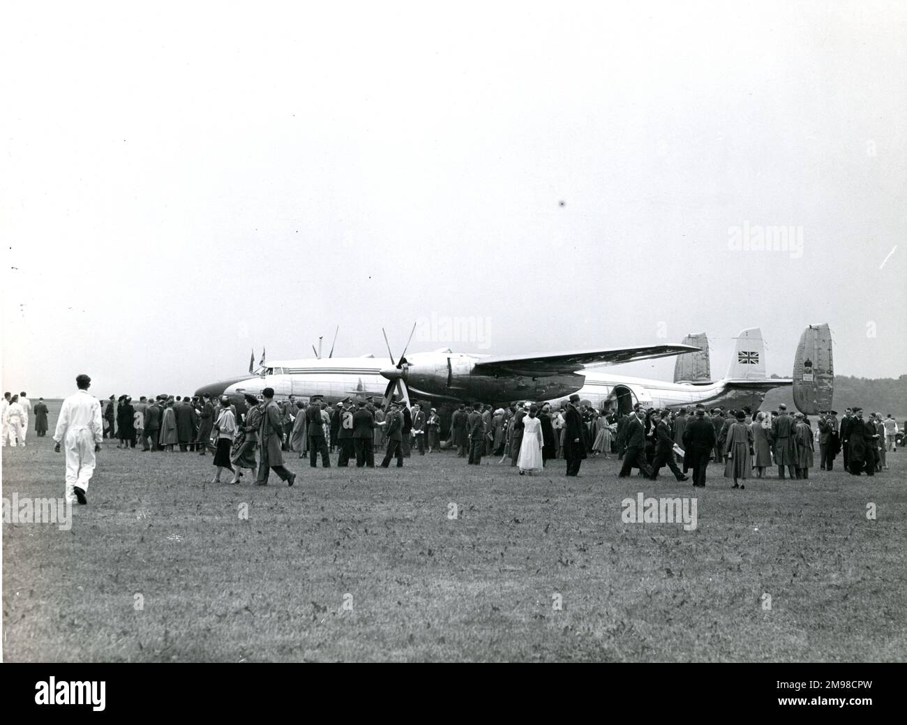 Monsieur Francis Bacon, ambassadeur de la vitesse aérienne, G-MAB, du BEA lors du Garden Party 1953 de la Royal Aeronautical Society à Hatfield, le 14 juin. Banque D'Images