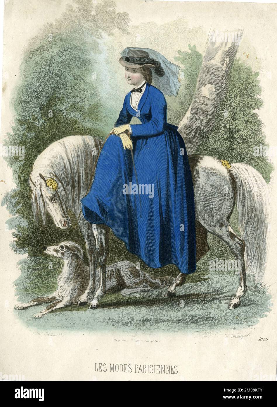 Assiette à la mode française, dame assise à cheval sur un cheval avec un chien de compagnie à côté. Banque D'Images