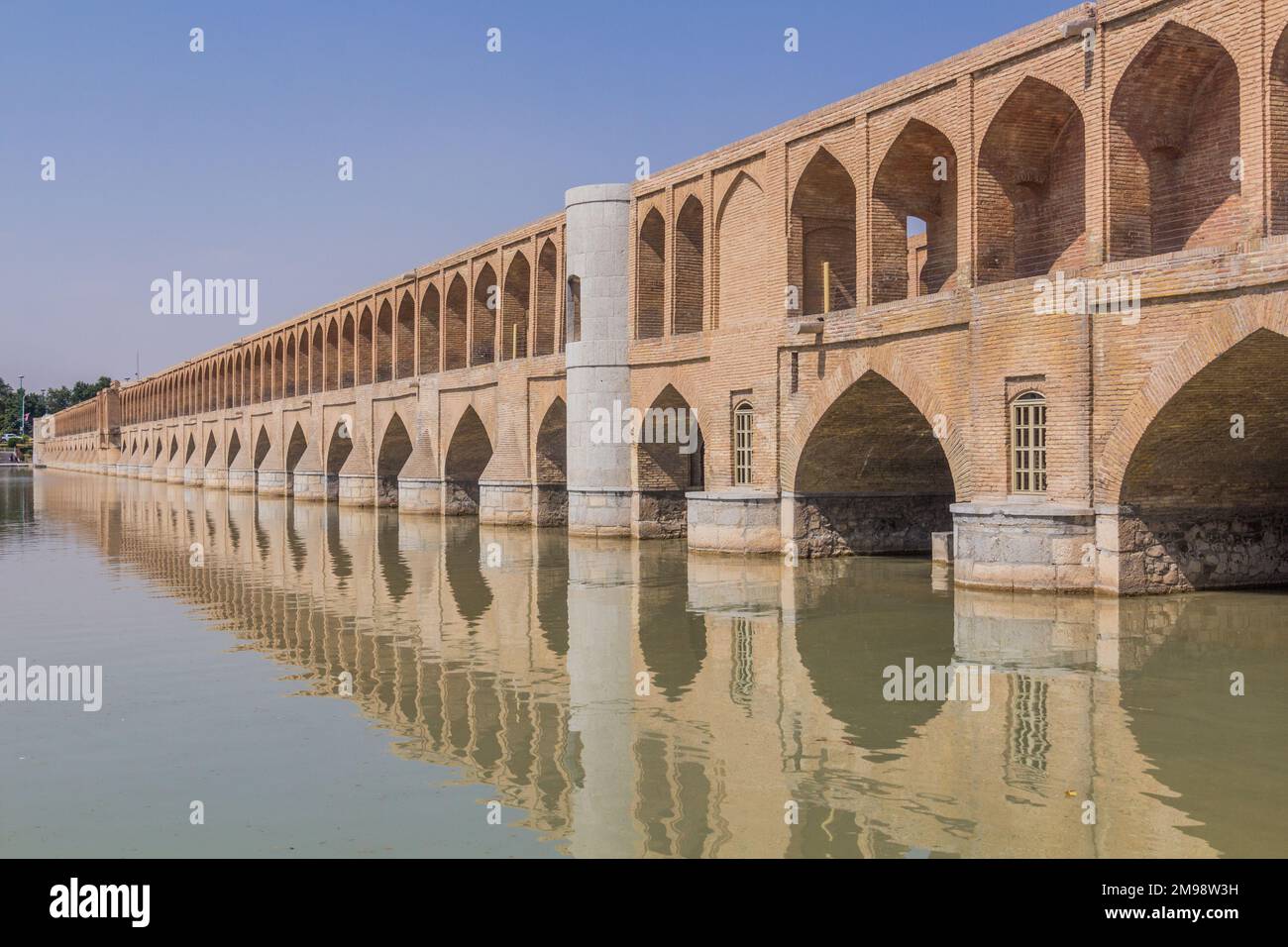 Pont Allahverdi Khan (si-o-se-Pol) à Ispahan, Iran Banque D'Images