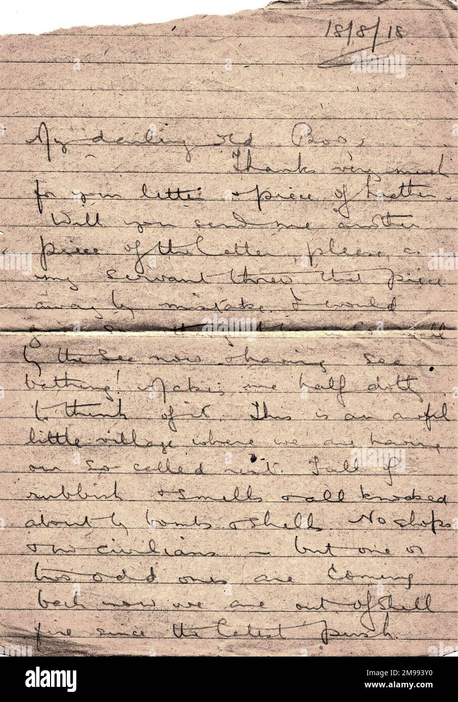 Première page d'une lettre datée du 18 août 1918, adressée à sa sœur Lucy par Albert Auerbach des Royal Fusiliers. Il était stationné avec son régiment dans le nord de la France. C'est la dernière lettre qu'il a adressée à sa sœur - il a été tué en action à Bouchavesnes le 1 septembre 1918. Banque D'Images