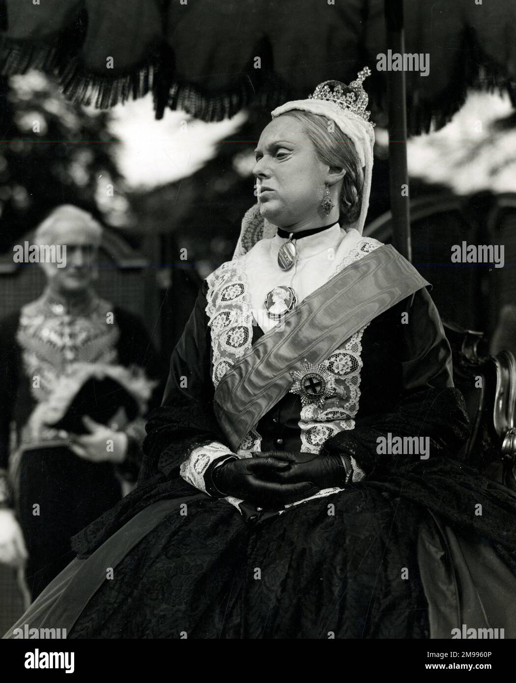 Anna Neagle, reine Victoria, a déclaré impératrice de l'Inde dans le film Victoria le Grand (1937). Banque D'Images