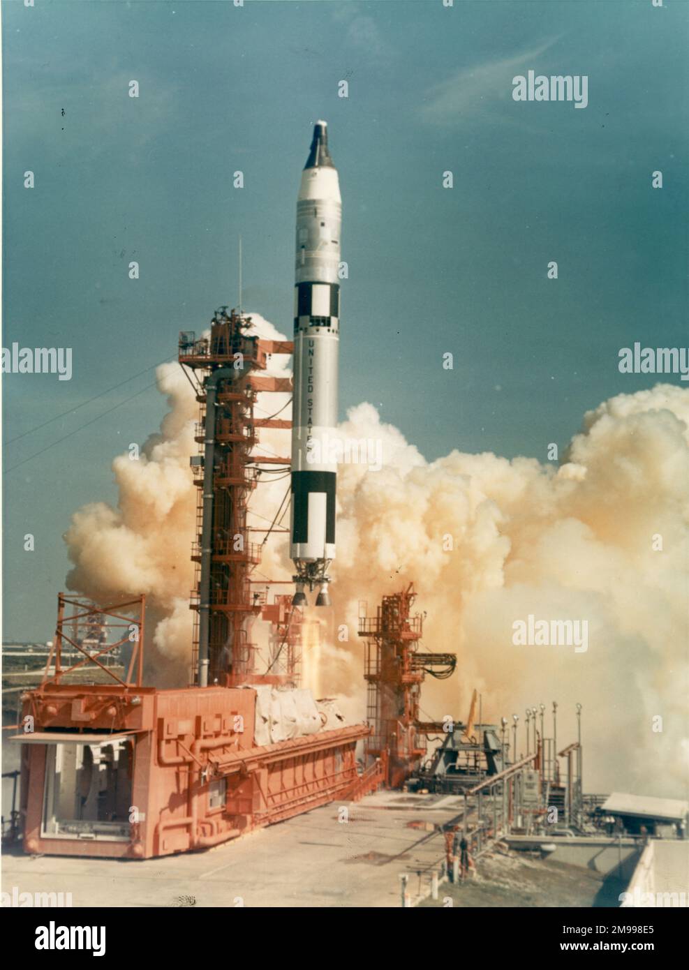 Vaisseau spatial Gemini V lancé par un Titan II le 21 août 1965 qui transportait les astronautes L. Gordon Cooper et Charles ?Pete? Conrad pour 120 révolutions de la Terre. Banque D'Images