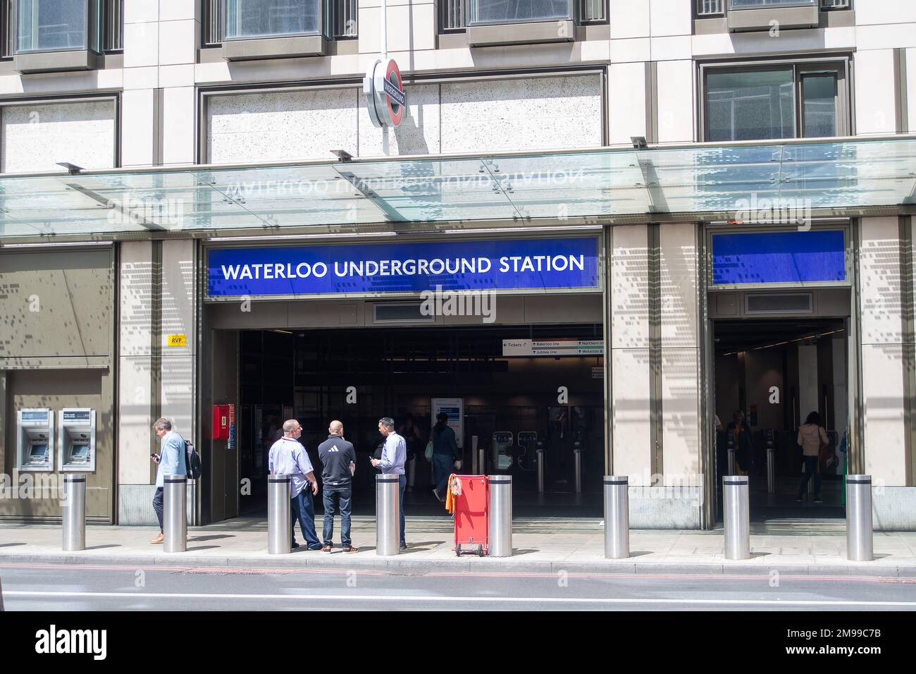 Waterloo, Londres, Royaume-Uni. 5th juillet 2022. Station de métro Waterloo à Londres. Les travailleurs du rail sont sur le point d'entrer en grève plus tard ce mois-ci dans le cadre d'un conflit concernant la paie et la fermeture des guichets. Crédit : Maureen McLean/Alay Banque D'Images