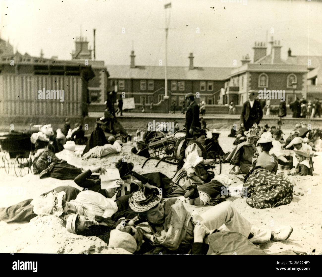 Les gens sur la plage à Great Yarmouth, Norfolk. Banque D'Images