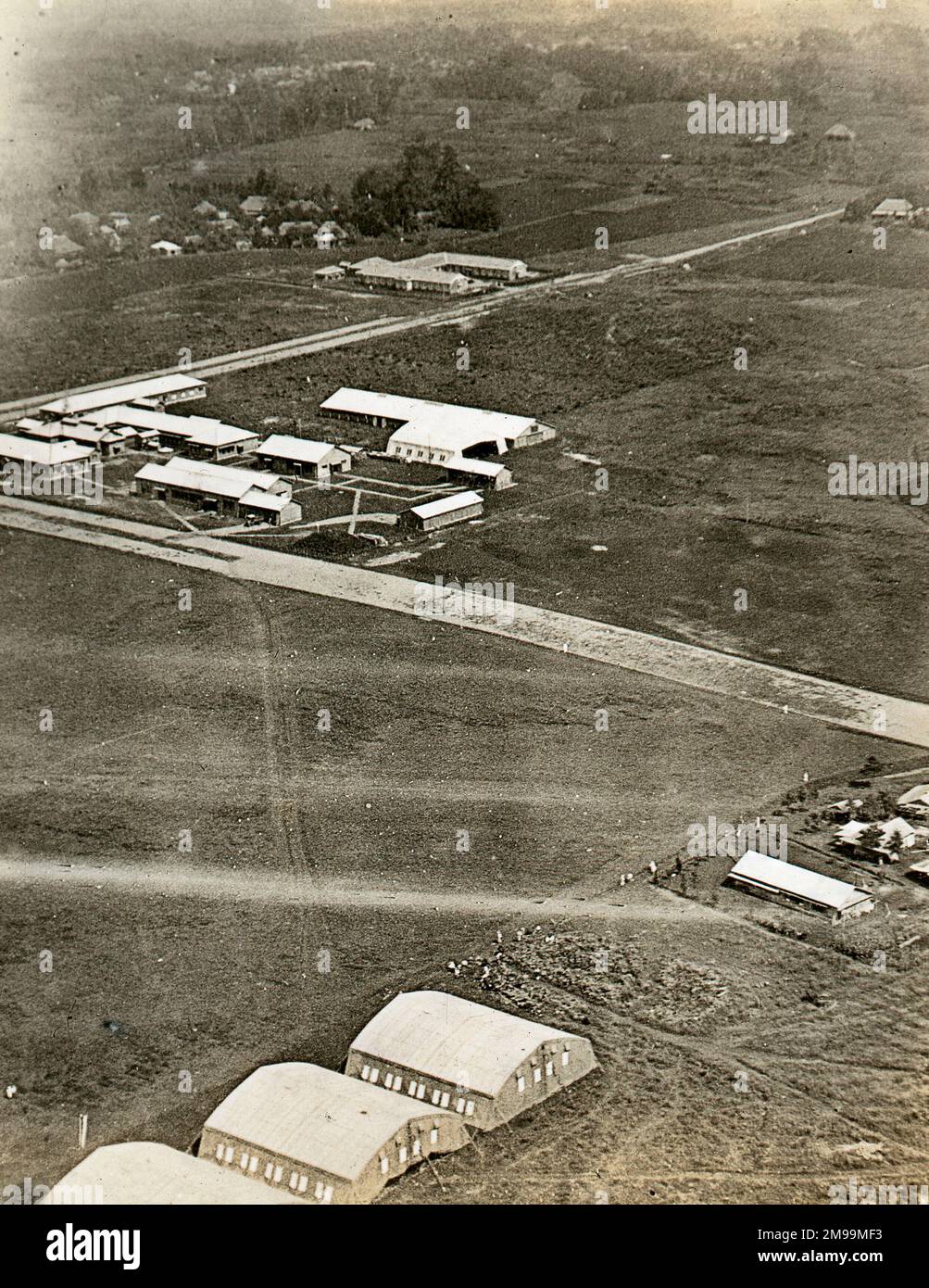 B.A.M. Siège social - 4 mois de progrès. William Francis Forbes-Sempill, 19th Lord Sempill AFC, AFRAeS (1893-1965) était un homologue écossais et pionnier de l'air qui a plus tard été démontré avoir transmis des informations secrètes à l'armée impériale japonaise avant la Seconde Guerre mondiale. En 1921, Sempill a mené une mission militaire officielle au Japon qui a présenté le dernier avion britannique. Au cours des années suivantes, il a continué à aider la Marine impériale japonaise à développer son Service aérien de la Marine et a commencé à donner des secrets militaires aux Japonais. Bien que ses activités aient été découvertes par British Intelli Banque D'Images