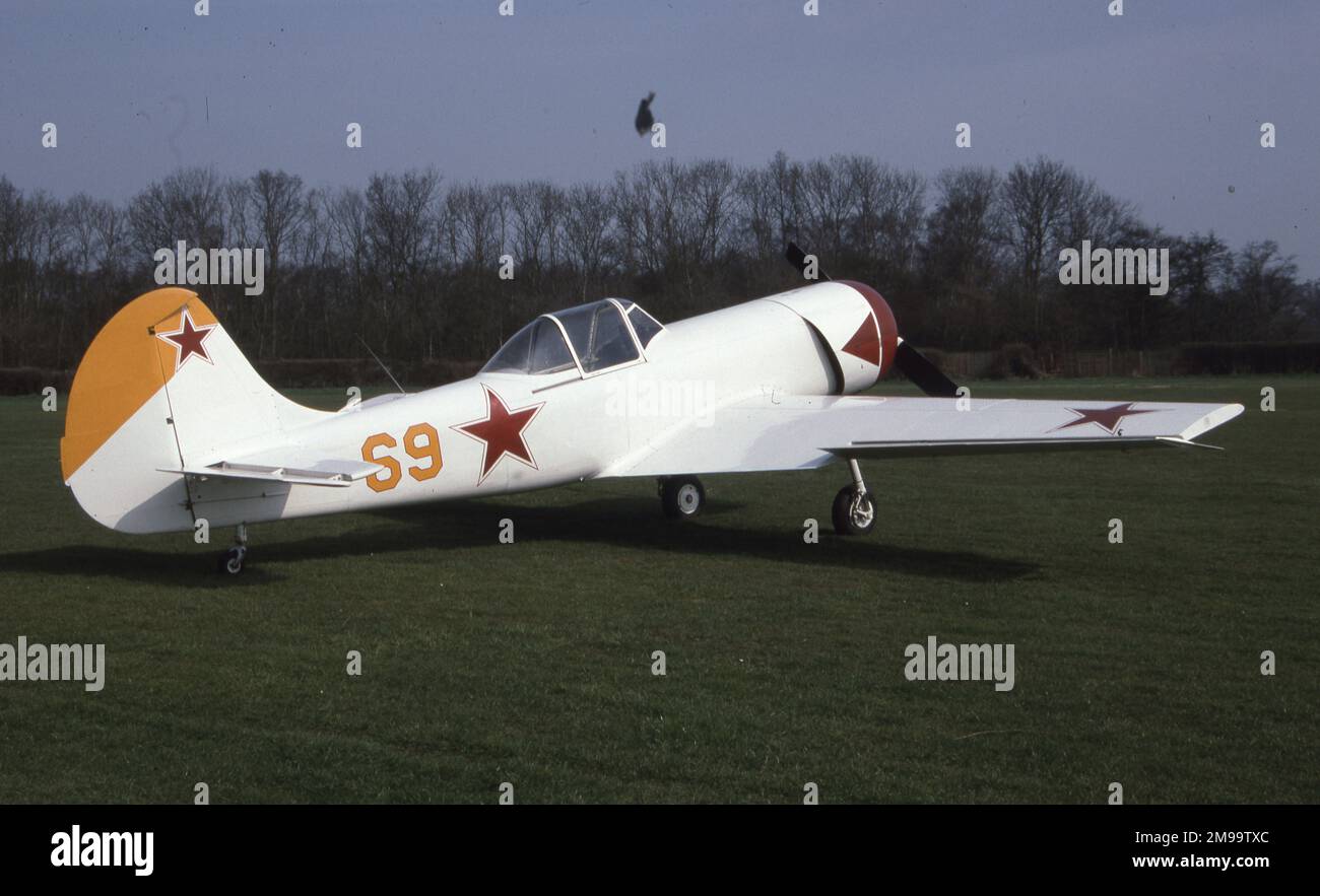 Yakovlev Yak-50 à l'aérodrome de Popham. Banque D'Images