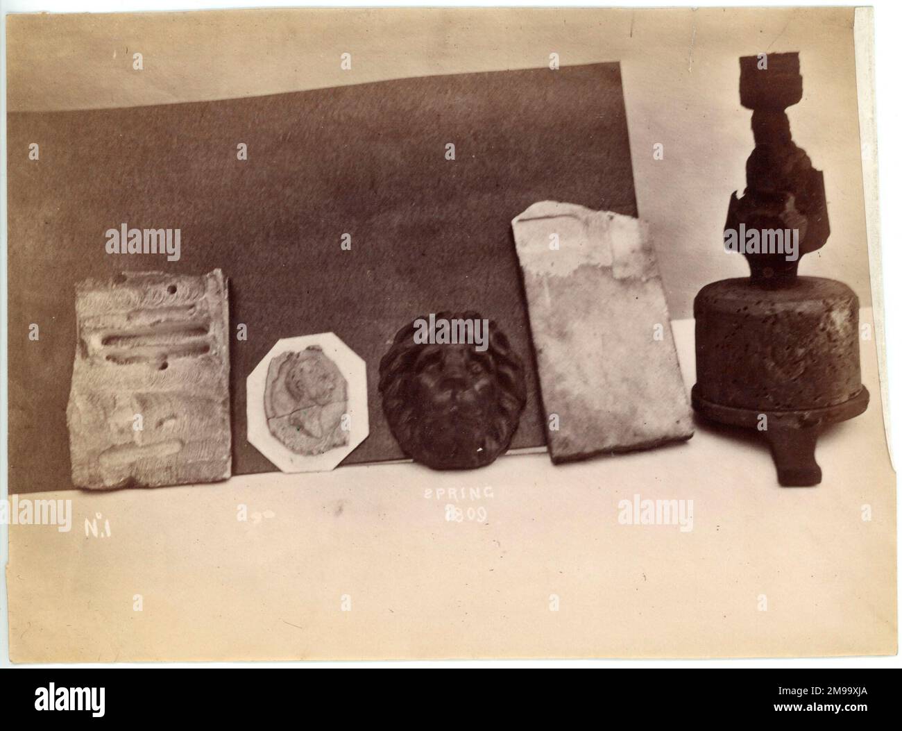 Objets produits/utilisés par James Watt lors de ses expériences de reproduction de sculptures, 1809. Banque D'Images