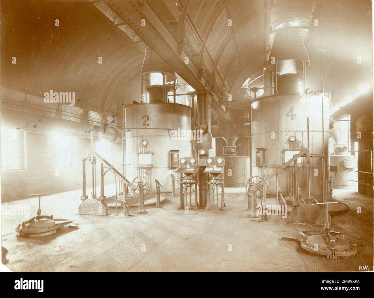 Illustration d'un contenant de gaz dans une usine de fabrication de gaz d'eau à Belfast, construit par Humphreys & Glasgow Co Banque D'Images