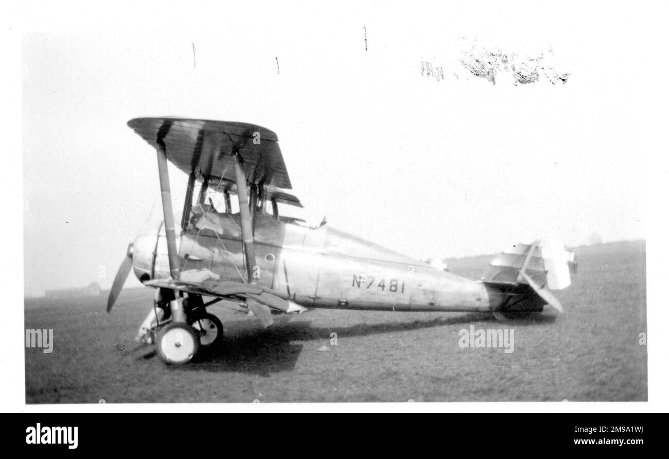 Panneau de parnall du bras pneumatique de la flotte N7481. Le paravane est visible à l'avant des roues principales ; il est conçu pour empêcher la perte de l'eau en cas de tangage dans l'eau. Banque D'Images Panneau de parnall du bras pneumatique de la flotte N7481. Le paravane est visible à l'avant des roues principales ; il est conçu pour empêcher la perte de l'eau en cas de tangage dans l'eau. Banque D'Images