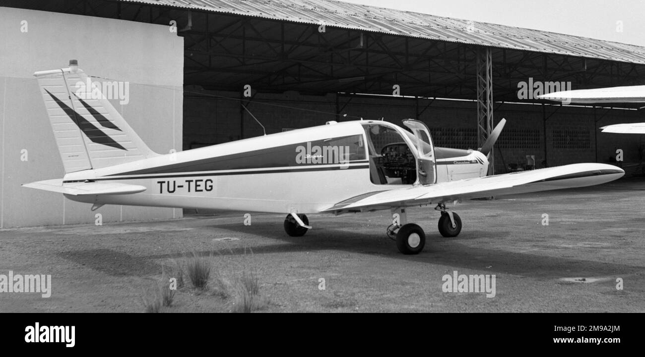 Piper PA-28-140 Cherokee Cruiser tu-TEG à Abidjan en Côte d'Ivoire Banque D'Images