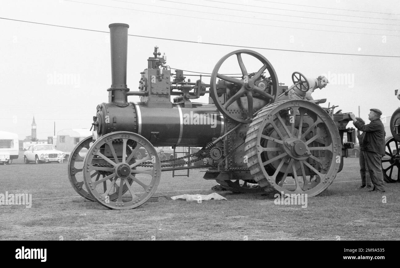 Fabricant: Clayton & Shuttleworth of Lincoln Type: Usage général Numéro du moteur: 48215 Construit: 1919 enregistrement: PT 1916 cylindres: Un seul PSN: 7 Nom: Rambler Banque D'Images